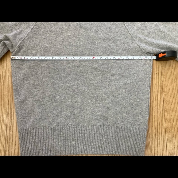 Women’s Magaschoni Cashmere Sweater Size M NWT - Picture 4 of 5